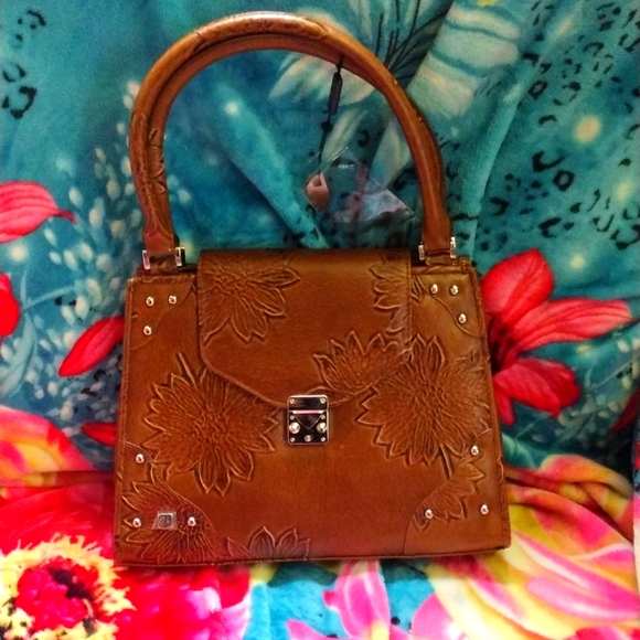 Diva Collection Handbags - Diva Collection Brown Floral Embossed Faux Leather Purse with Lock and Key (New)